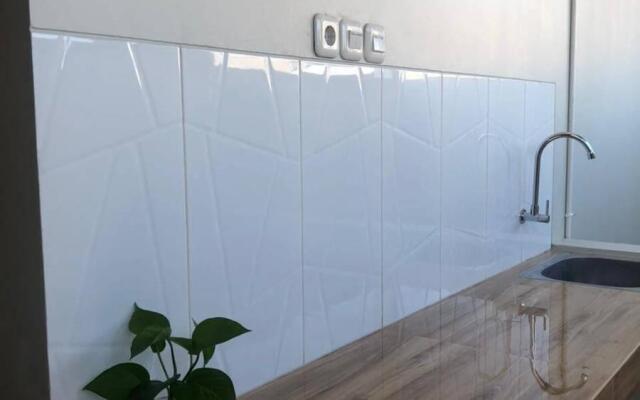 RedDoorz Plus @ Dukuh Kupang