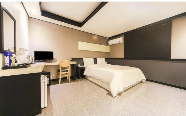 Elysee Hotel