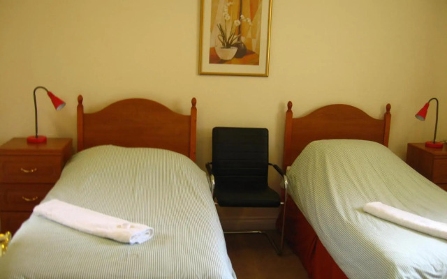 Simpson's Apartments