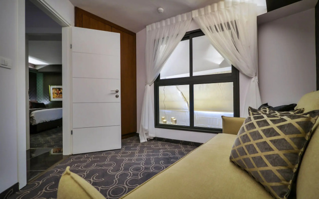 21st Floor 360 Suitop Hotel