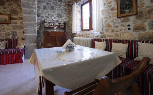 Unwind and Relax at the Vilaeti 1871 Retreat