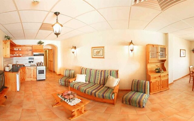 Mediterranea Hotel & Suites