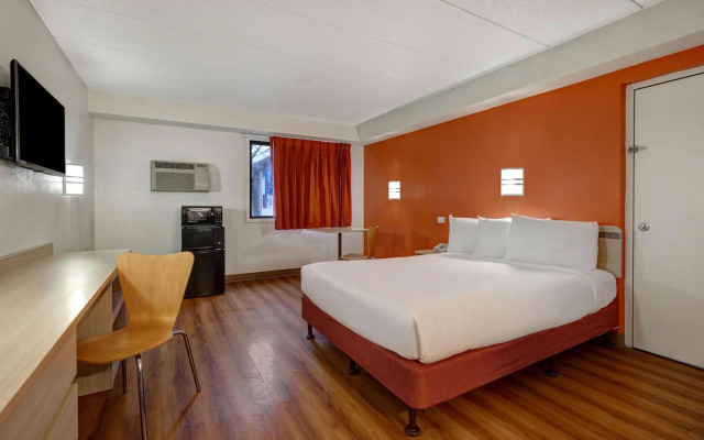 Motel 6 Lakeville, MN - South - Lakeville