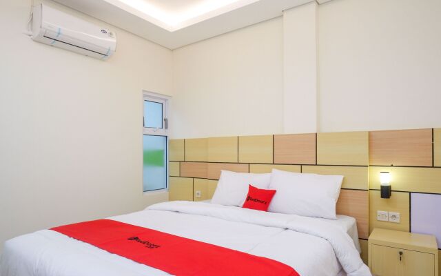 Reddoorz Near Pasar Gede Solo
