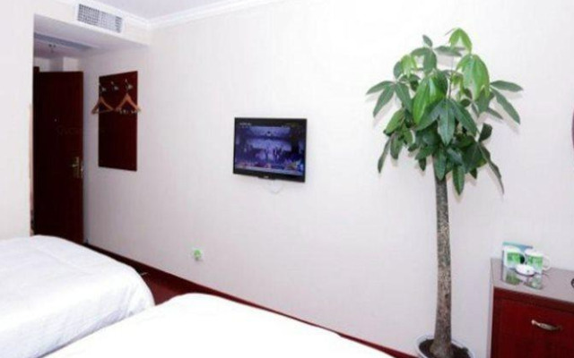 GreenTree Inn Nanjing qixia district maqun street traffic technician college shell hotel
