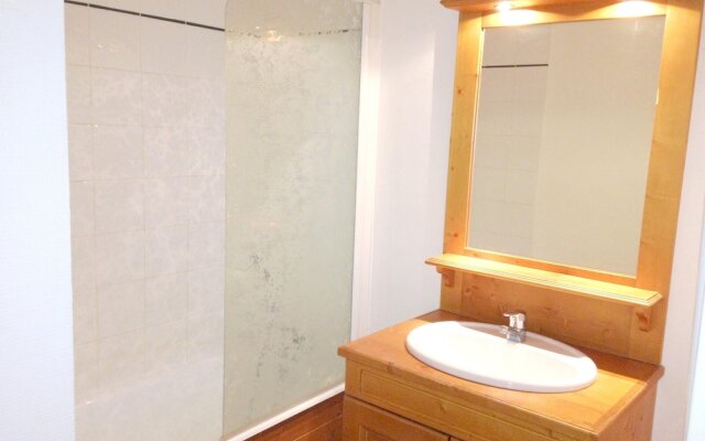 Apartment With one Bedroom in Mont-de-lans, With Wonderful Mountain Vi