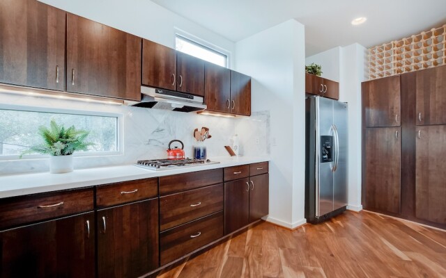 1500 Summit St Townhouse Unit 7