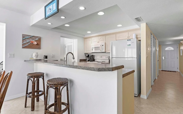 Smyrna Beach Club 818b