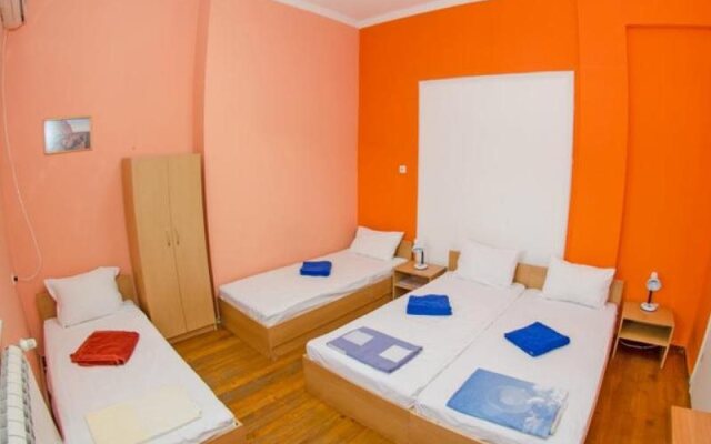 Ivani Hostel and B&B
