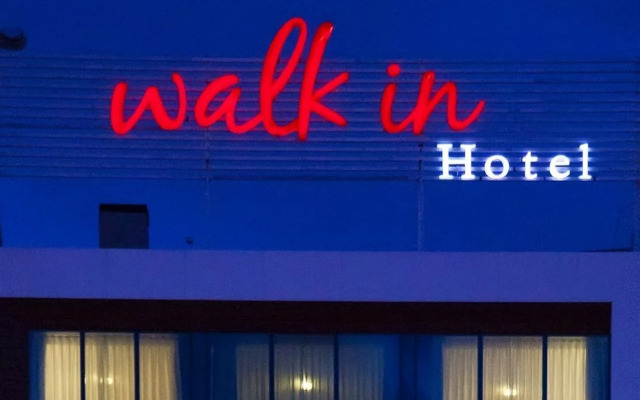 Walk In Hotel