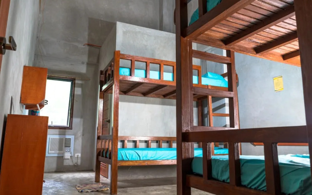 Sinag Hostel - Adults Only