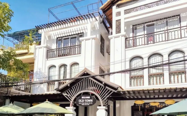 Welcome Old Town Hotel