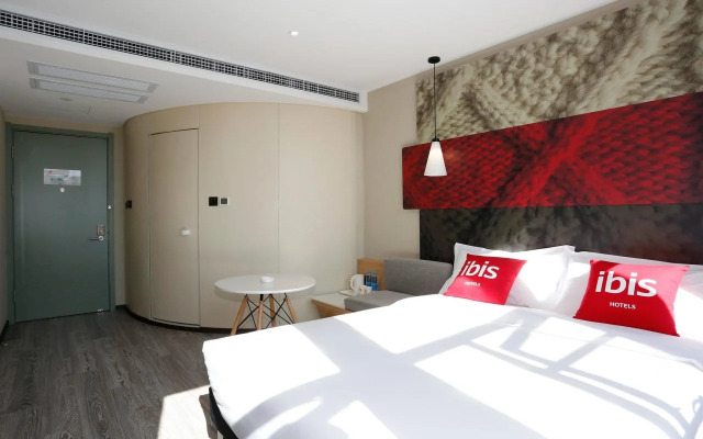 Ibis Kunming Beijing Rd