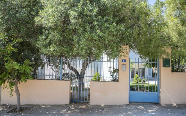 Garden House in Anavyssos