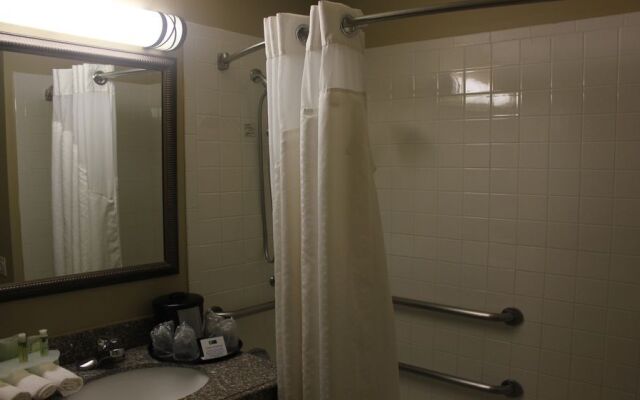 Holiday Inn Express & Suites Columbus