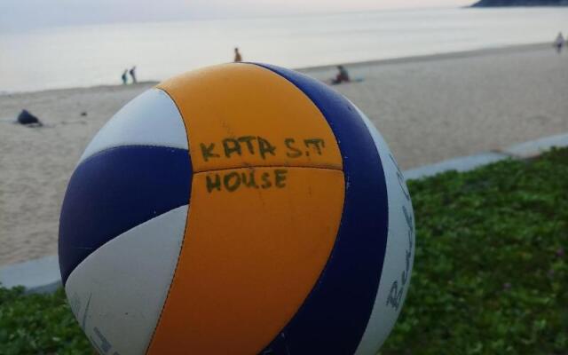 Kata S T House