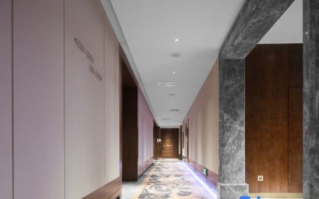 Yun Sky Garden Hotel (Jingmen Wanda Plaza Branch)