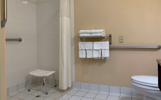 Quality Inn Ottawa near Starved Rock State Park