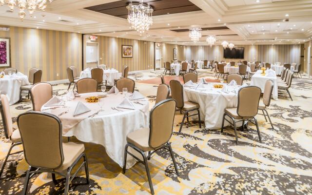 Crowne Plaza Saddle Brook by IHG