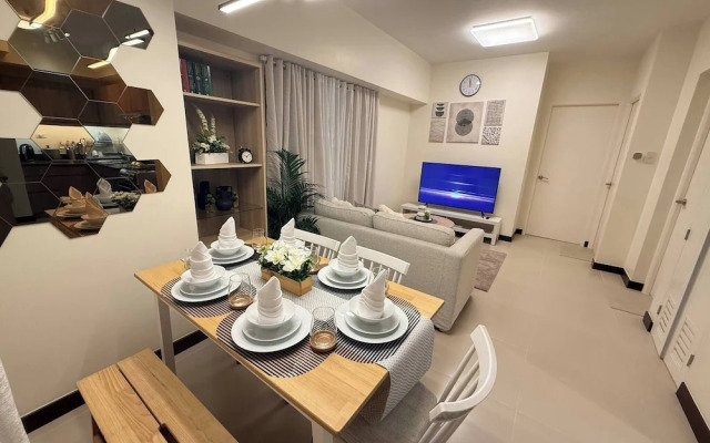Cozy Modern Apartment Condo Unit