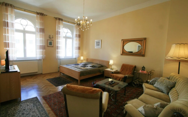Apartment No. 20 Jaltská 3