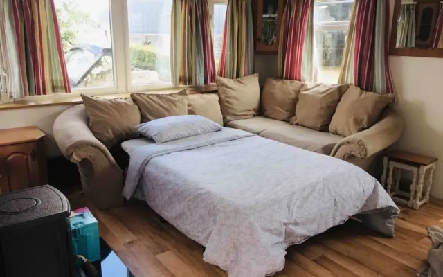 Midden Manor Country Stay on a Working Dairy Farm