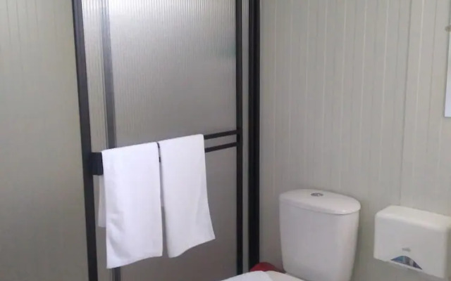 Isak Hotel & Golf Airport