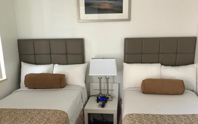 Beach Place Hotel