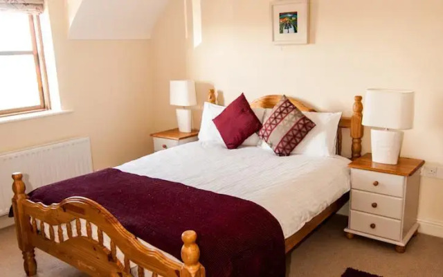 Roadford House Restaurant & Accommodation