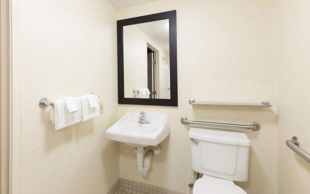 Red Roof Inn PLUS+ Pittsburgh South - Airport