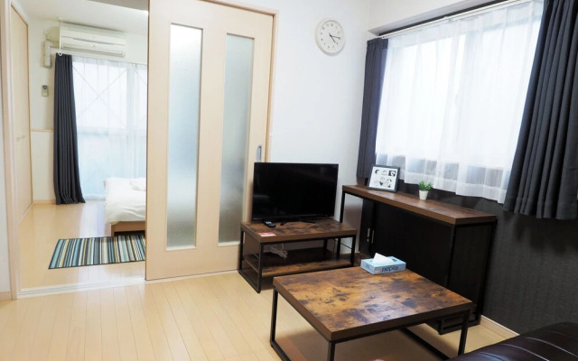 Yeah Room Zeus The Garden