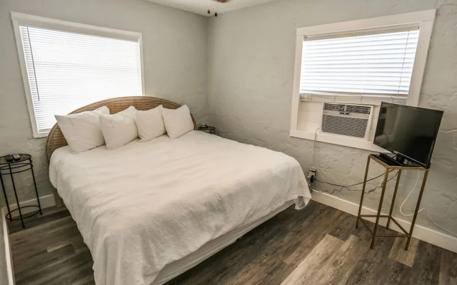 127 Delmar