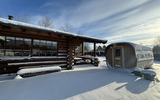 Fjordhygge, Cozy Log Retreat Near Sea & Forest - Sauna & Outdoor Living