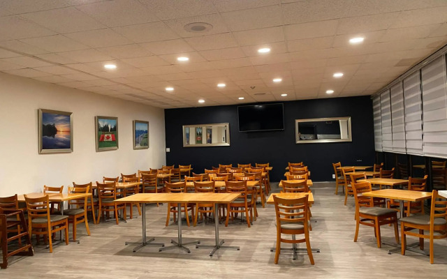 Ramada by Wyndham Belleville Harbourview Conference Centre