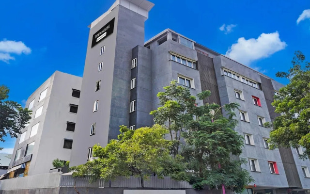 Cozy Deluxe Stays at Balewadi Pune