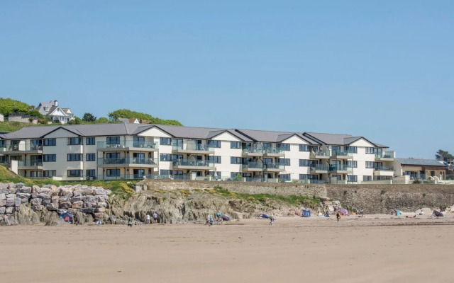 17 Burgh Island Causeway