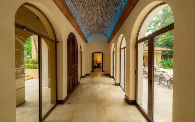- Casa Zafiro 7 Bedrooms Private Pool