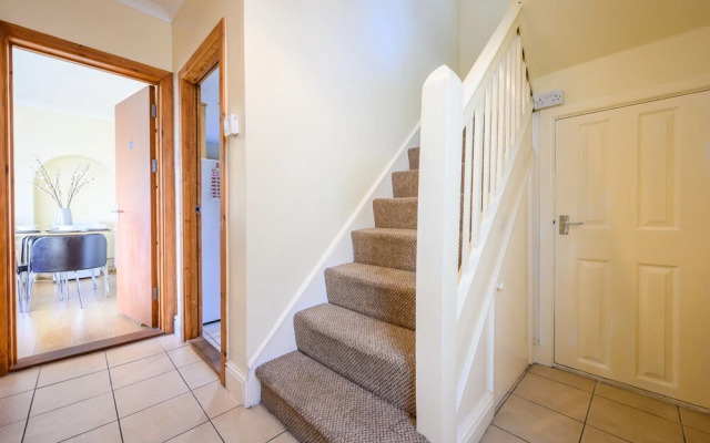 Fawr Place by  Tŷ SA