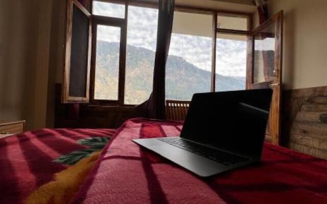 YOLO Backpackers Hostel