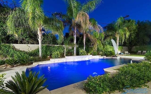 Latitude Adjustment By Signature Vacation Rentals