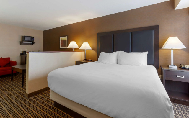 Best Western Plus Burlington Inn & Suites