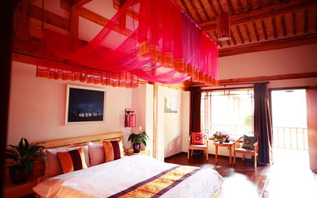 Lijiang Left Bank Holiday Inn