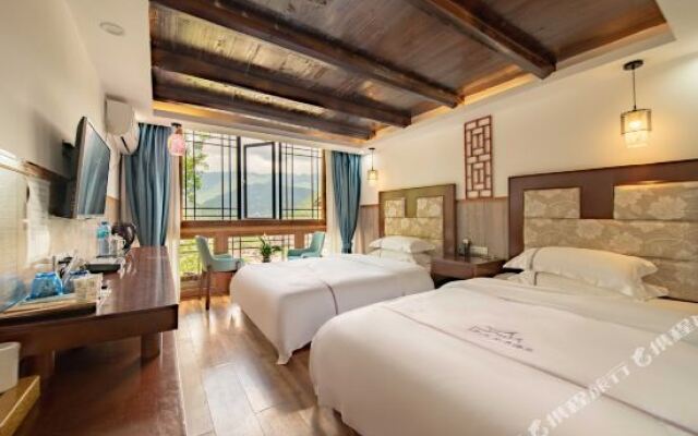 Yixiangju Homestay (Xijiang Qianhu Miao Village Observation Deck Branch)