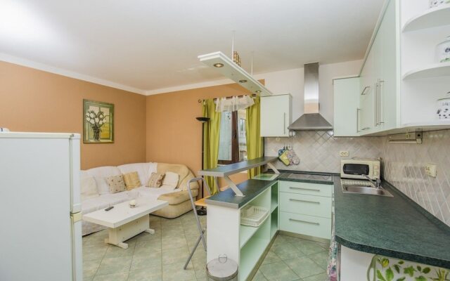 Apartments Debelić 3128