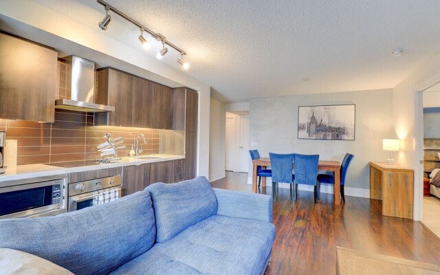 PlanURstay  - 300 Front Street West