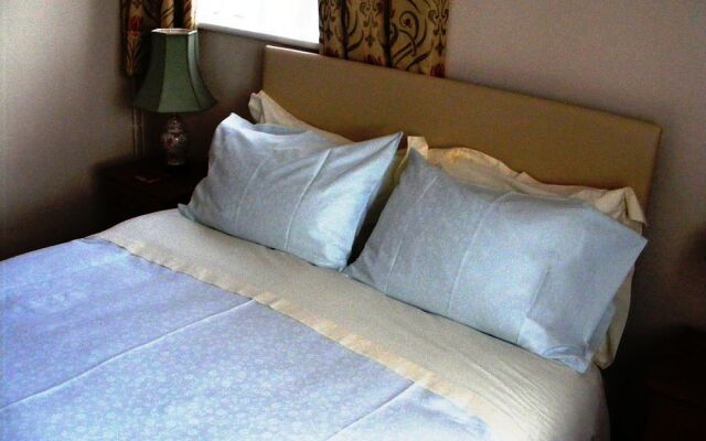 Amadis Bed  Breakfast