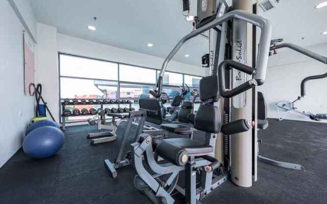 16pax Private Infinity Pool & Gym Located In Cyberjaya BioX