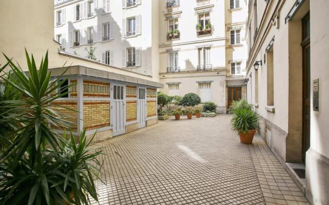 Cosy And Bright 1Br Flat Near Arc De Triomphe