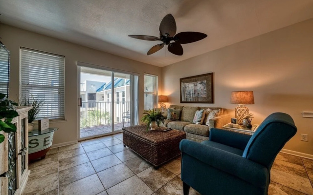 Harry's Beach House - 2 Br Condo