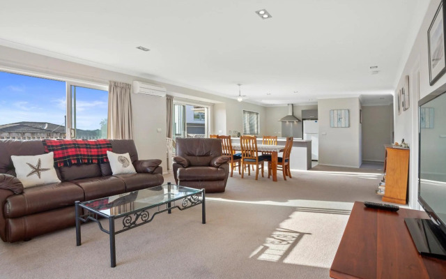 Waihi Beach Bliss - Waihi Beach Holiday Home